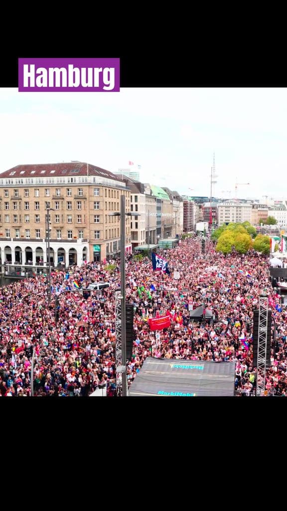 WOW! Heute sind in ganz Deutschland Menschen auf der Straße und machen klar: Es ist Zeit zum Handeln! 👏 Die Wahl in Sachsen-Anhalt muss eine Zäsur sein, wenn wir die AfD stoppen wollen. Um das zu erreichen, fordern wir: Solidarität mit allen, die vor Ort dafür kämpfen, dass Rechtsextreme nicht an die Macht kommen.🤝 Die Brandmauer muss stehen, und zwar bedingungslos. Keine Zusammenarbeit mit der AfD, nirgendwo. 🧱 In zahlreichen Städten hat PRÜF heute Demos organisiert - die Initiative setzt sich bundesweit für eine Prüfung rechtsextremer Parteien durch das Verfassungsgericht ein und geht dafür schon seit Monaten auf die Straße. Denn Demokratie muss sich wehren: Bundesregierung und Bundesrat müssen jetzt ein AfD-Verbotsverfahren prüfen lassen. ⚖️ Zivilgesellschaft stärken statt kürzen: Demokratieförderung muss bundesweit massiv ausgebaut werden. 💪 Dafür müssen wir jetzt richtig laut sein! ✊